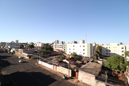 Vista de apartamento para alugar com 3 quartos, 82m² em Santa Mônica, Uberlândia