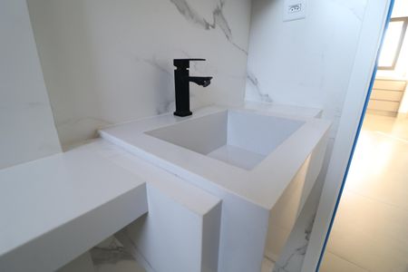 Apartamento para alugar com 82m², 3 quartos e 2 vagasBanheiro Social