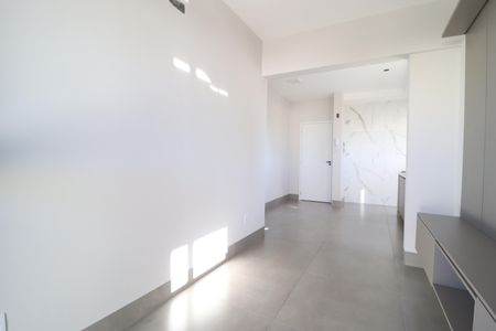 Sala de apartamento para alugar com 3 quartos, 82m² em Santa Mônica, Uberlândia