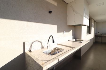 Varanda - Churrasqueira de apartamento para alugar com 3 quartos, 82m² em Santa Mônica, Uberlândia
