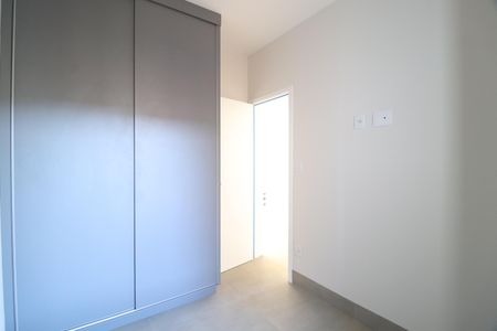 Quarto 1 de apartamento para alugar com 3 quartos, 82m² em Santa Mônica, Uberlândia