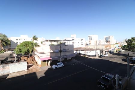 Vista de apartamento para alugar com 3 quartos, 82m² em Santa Mônica, Uberlândia
