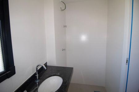 Apartamento à venda com 107m², 3 quartos e 2 vagas Apartamento à venda com 107m², 3 quartos e 2 vagasBanheiro da Suite