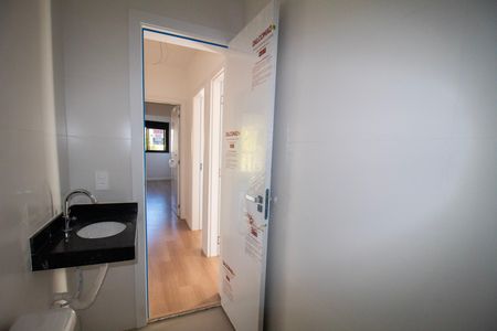 Banheiro social de apartamento à venda com 3 quartos, 107m² em Buritis, Belo Horizonte