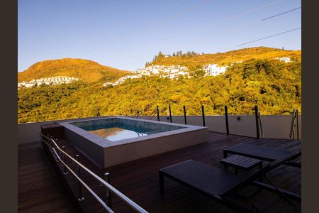 Apartamento à venda com 107m², 3 quartos e 2 vagas Apartamento à venda com 107m², 3 quartos e 2 vagasArea Comum - Piscina
