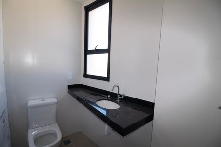 Apartamento à venda com 107m², 3 quartos e 2 vagas Apartamento à venda com 107m², 3 quartos e 2 vagasBanheiro da Suite
