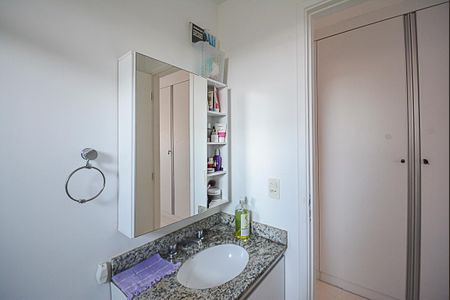 Apartamento à venda com 104m², 3 quartos e 2 vagas Apartamento à venda com 104m², 3 quartos e 2 vagasBanheiro da Suíte