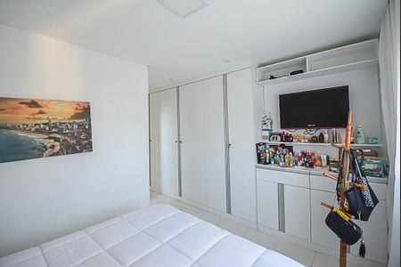 Apartamento à venda com 104m², 3 quartos e 2 vagas Apartamento à venda com 104m², 3 quartos e 2 vagasQuarto Suíte