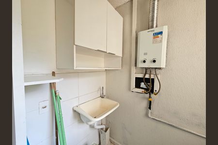 Área de Serviço de apartamento para alugar com 2 quartos, 45m² em Bernardo Kelner, Nova Iguaçu