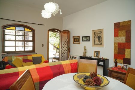 Casa para alugar com 90m², 2 quartos e 1 vaga Casa para alugar com 90m², 2 quartos e 1 vagaSala