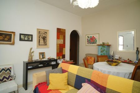 Casa para alugar com 90m², 2 quartos e 1 vaga Casa para alugar com 90m², 2 quartos e 1 vagaSala