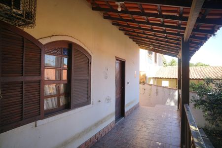 Casa para alugar com 90m², 2 quartos e 1 vaga Casa para alugar com 90m², 2 quartos e 1 vagaVaranda