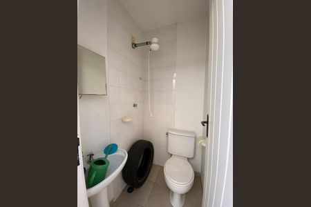 Casa de condomínio à venda com 156m², 3 quartos e 2 vagas Casa de condomínio à venda com 156m², 3 quartos e 2 vagasQuintal - Banheiro