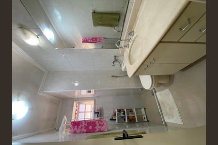 Casa de condomínio à venda com 156m², 3 quartos e 2 vagas Casa de condomínio à venda com 156m², 3 quartos e 2 vagasBanheiro