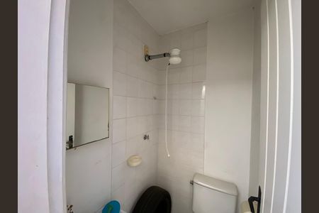 Casa de condomínio à venda com 156m², 3 quartos e 2 vagas Casa de condomínio à venda com 156m², 3 quartos e 2 vagasQuintal - Banheiro