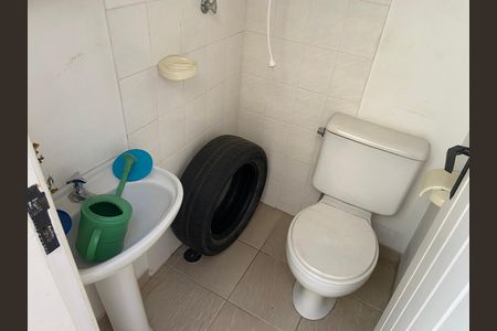 Quintal - Banheiro de casa de condomínio para alugar com 3 quartos, 156m² em Jardim Rosa Maria, São Paulo