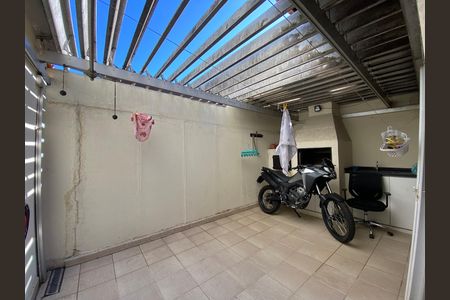 Casa de condomínio à venda com 156m², 3 quartos e 2 vagas Casa de condomínio à venda com 156m², 3 quartos e 2 vagasQuintal