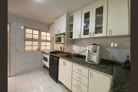 Cozinha de casa de condomínio para alugar com 3 quartos, 156m² em Jardim Rosa Maria, São Paulo