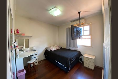 Casa de condomínio à venda com 156m², 3 quartos e 2 vagas Casa de condomínio à venda com 156m², 3 quartos e 2 vagasQuarto 3