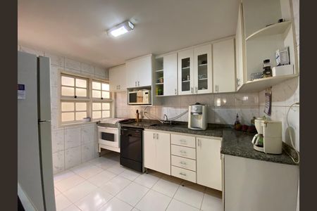 Casa de condomínio à venda com 156m², 3 quartos e 2 vagas Casa de condomínio à venda com 156m², 3 quartos e 2 vagasCozinha