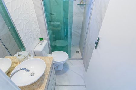 Banheiro de apartamento para alugar com 2 quartos, 65m² em Candelária, Belo Horizonte