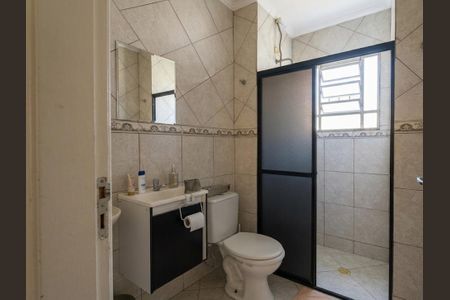 Banheiro de apartamento à venda com 2 quartos, 47m² em Campanário, Diadema