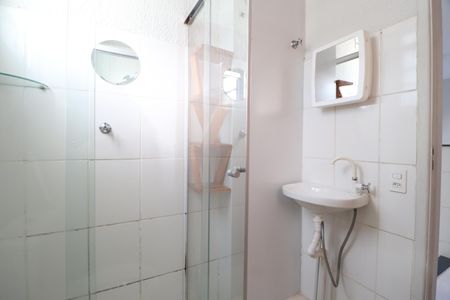 Banheiro Social de apartamento para alugar com 2 quartos, 48m² em Mansour, Uberlândia
