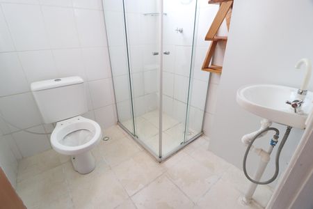 Banheiro Social de apartamento para alugar com 2 quartos, 48m² em Mansour, Uberlândia