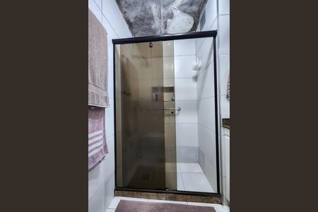Apartamento à venda com 93m², 2 quartos e 2 vagas Apartamento à venda com 93m², 2 quartos e 2 vagasBanheiro da Suíte