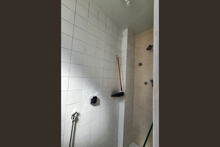 Apartamento à venda com 93m², 2 quartos e 2 vagas Apartamento à venda com 93m², 2 quartos e 2 vagasBanheiro de Serviço