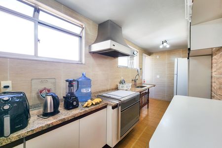Apartamento à venda com 93m², 2 quartos e 2 vagas Apartamento à venda com 93m², 2 quartos e 2 vagasCozinha
