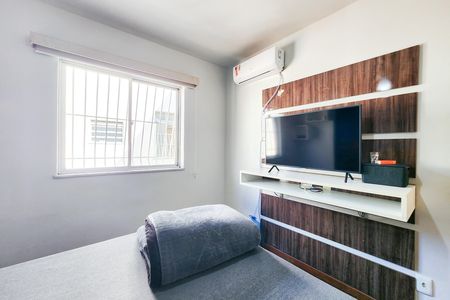 Apartamento à venda com 93m², 2 quartos e 2 vagas Apartamento à venda com 93m², 2 quartos e 2 vagasQuarto