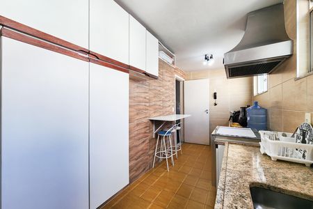 Apartamento à venda com 93m², 2 quartos e 2 vagas Apartamento à venda com 93m², 2 quartos e 2 vagasCozinha