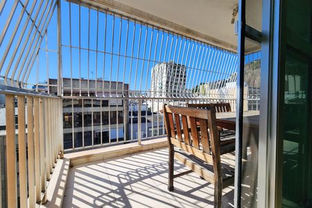 Apartamento à venda com 93m², 2 quartos e 2 vagas Apartamento à venda com 93m², 2 quartos e 2 vagasVaranda