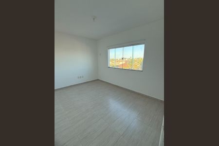 Quarto de apartamento para alugar com 2 quartos, 68m² em Terra Firme, Rio das Ostras