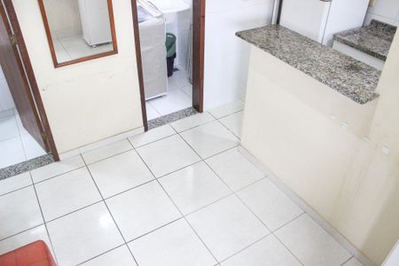 Sala de apartamento para alugar com 1 quarto, 40m² em Jardim Excelcior, Cabo Frio