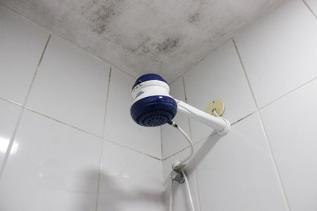 Banheiro de apartamento para alugar com 1 quarto, 40m² em Jardim Excelcior, Cabo Frio
