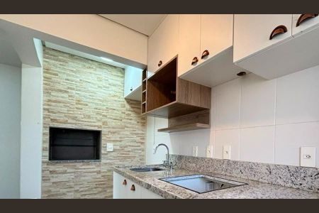 Cozinha de apartamento para alugar com 2 quartos, 58m² em Medianeira, Porto Alegre