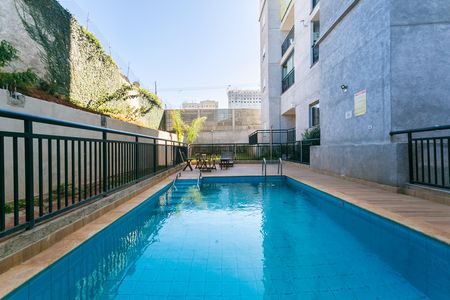 Apartamento para alugar com 33m², 2 quartos e sem vaga Apartamento para alugar com 33m², 2 quartos e sem vagaÁrea comum - Piscina