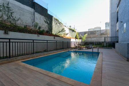 Apartamento para alugar com 33m², 2 quartos e sem vaga Apartamento para alugar com 33m², 2 quartos e sem vagaÁrea comum - Piscina