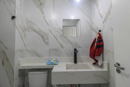 Banheiro de apartamento para alugar com 2 quartos, 73m² em Vila Independencia, São Paulo