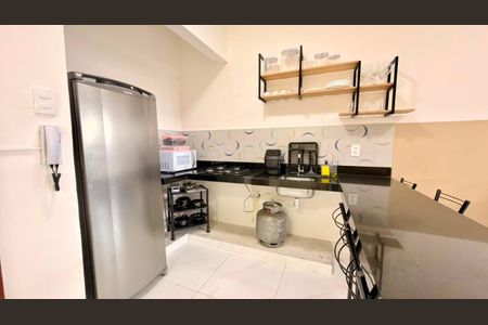 Cozinha de apartamento para alugar com 1 quarto, 50m² em Centro, Belo Horizonte