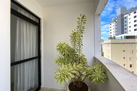Apartamento para alugar com 134m², 2 quartos e 2 vagas Apartamento para alugar com 134m², 2 quartos e 2 vagasVaranda da Sala de Estar
