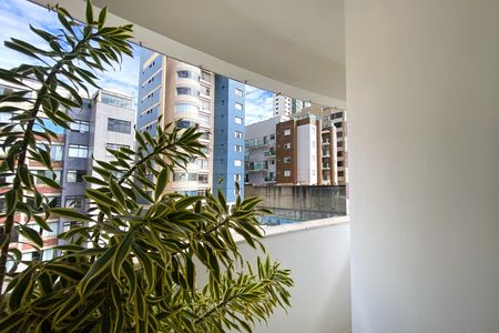 Apartamento para alugar com 134m², 2 quartos e 2 vagas Apartamento para alugar com 134m², 2 quartos e 2 vagasVaranda da Sala de Estar