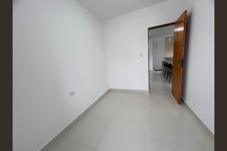 Quarto de apartamento para alugar com 2 quartos, 47m² em Jardim Santa Lidia, Mauá