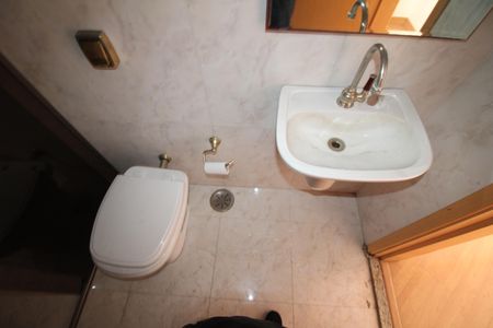 Apartamento à venda com 82m², 3 quartos e 2 vagasBanheiro social