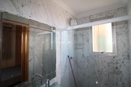 Apartamento à venda com 82m², 3 quartos e 2 vagasBanheiro da suíte