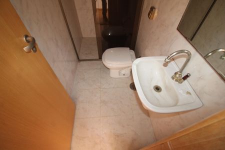 Banheiro social de apartamento à venda com 3 quartos, 82m² em Vila Pauliceia, São Paulo