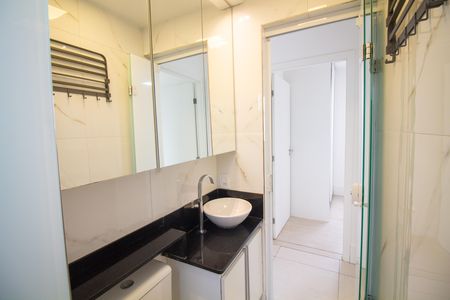 Banheiro de apartamento para alugar com 2 quartos, 39m² em Jardim Casablanca, São Paulo