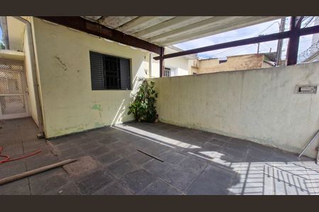 Garagem de casa à venda com 3 quartos, 100m² em Socorro, São Paulo